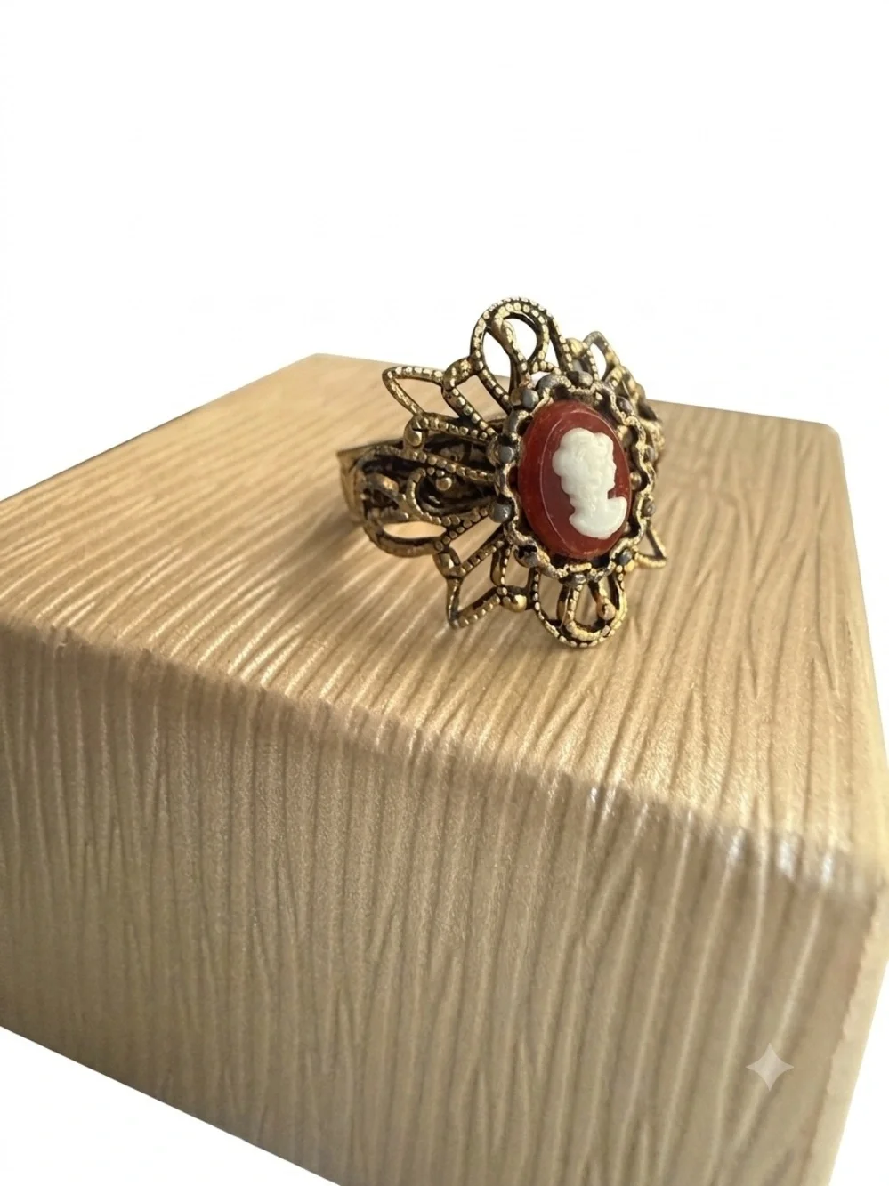 Adjustable Vintage-Style Gold Cameo Ring with Red and White Cameo